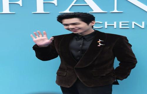 赵今麦胡先煦亲密照引关注两人关系成焦点