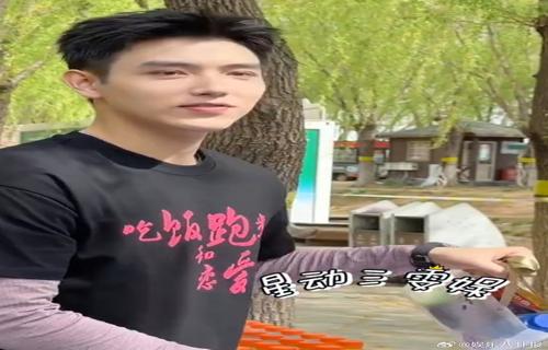 汪峰的音乐充满了激情和力量他的歌曲常常让人热血沸腾仿佛置身于战场之中他的歌曲中充满了对生活的热情和对
